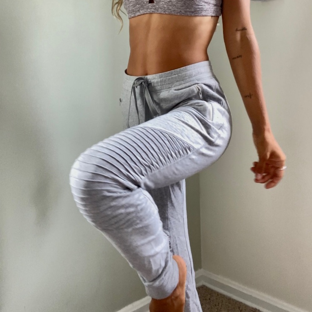 ALO YOGA JOGGERS